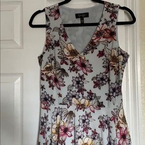 Jessica Simpson V-neck handkerchief dress